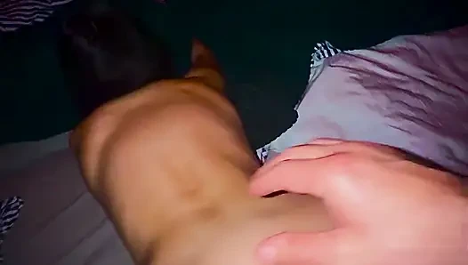 Genç 18 yaşındaki büyük götlü kaltak amatör sikiliyor