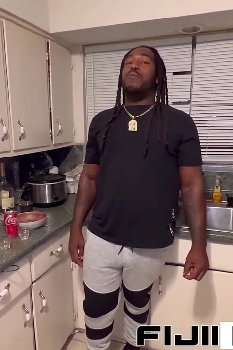 Üvey kızım striptizci şimdi anal yıldızı