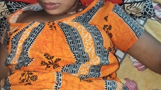 Лижет киску моей тетушки и занимается сексом, новое видео, наслаждайтесь