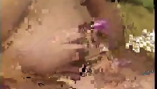 Beutiful loira mulher Barbii gosta de gozar pingando de sua bunda depois de hardcore buceta martelando