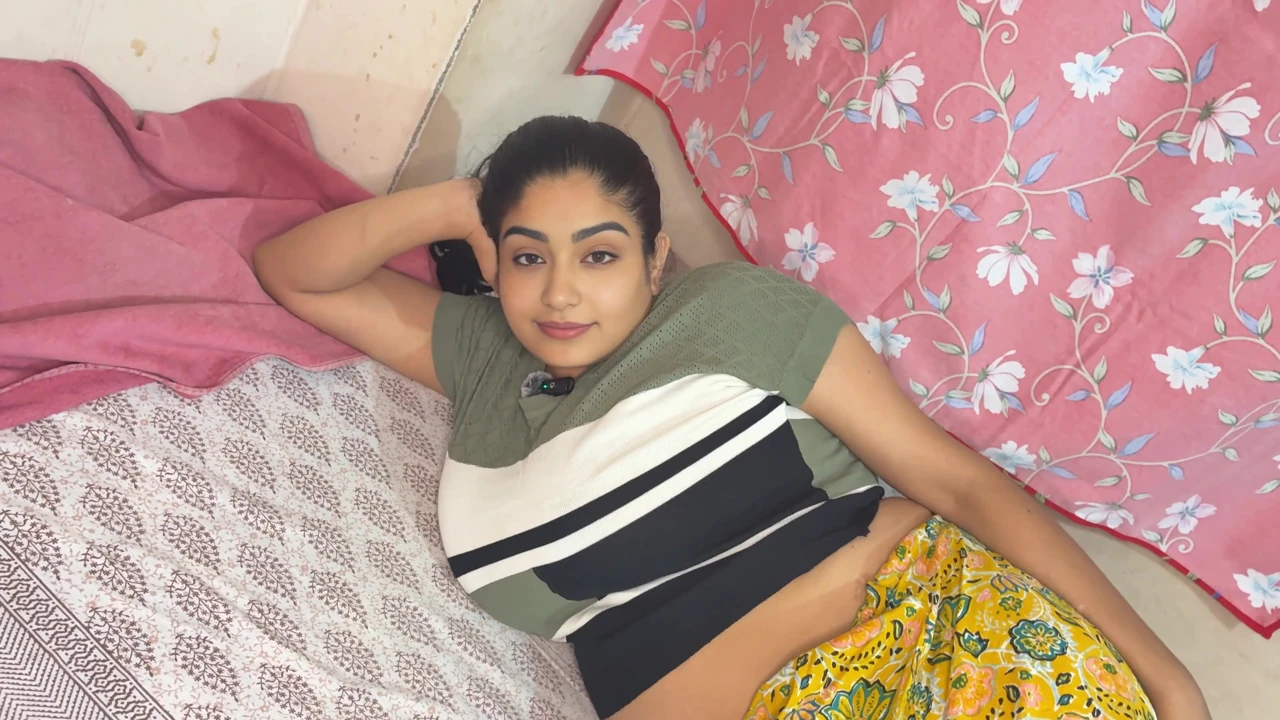 Virgin Stepsister gets fucked in room when our parents isnt home, Desi Hindi sex video