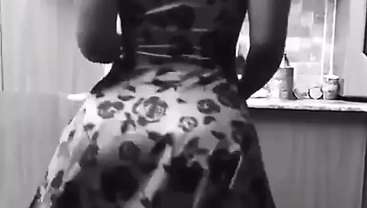 Me encanta cuando baila para mi