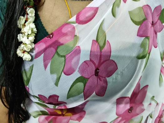 Evde çok ateşli vücutlu ateşli seks güzel yalıyor ateşli teyze yatakta güzel emiyor