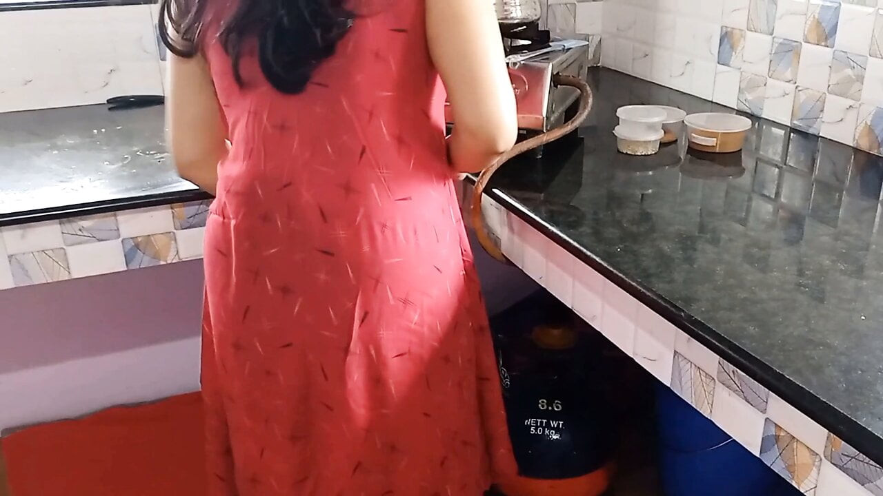 Kaam wali bhai ko mutfak bana choda - mutfakta hizmetçimi becer