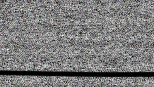 Yüzüne boşalıyor ve bana temizletiyor