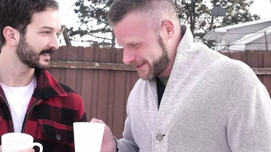 Gaycest üvey baba Brian Bonds ve arkadaşı üvey oğlunu doğurtuyor