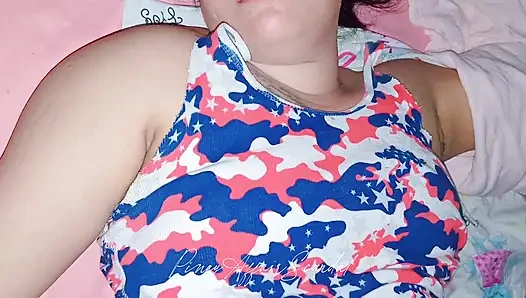 Tombul pinay büyük memeler sert sikilmeyi seviyor