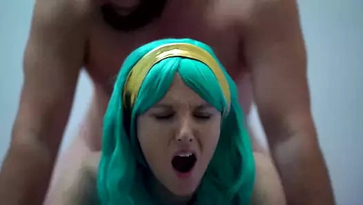 Mavi saçlı kız arkadan sikiliyor