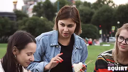Genç esmer hatun seks masajı sırasında fışkırtarak boşalmadan edemiyor