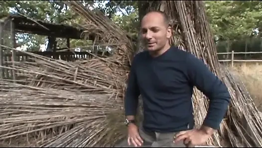 Lezbiyenler sert dildo kafese giriyor