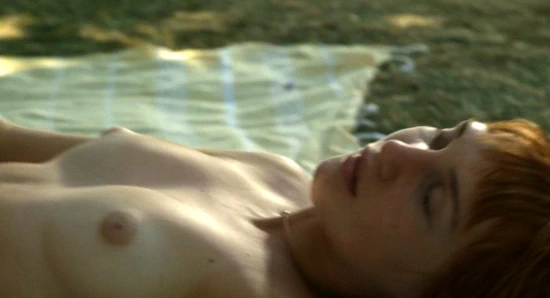 Laetitia clement çıplak memeler ve seks sahneleri