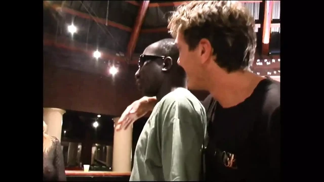 Фантастическую грудастую милфу трахнул и кончил в рот большой винтажный член на месте