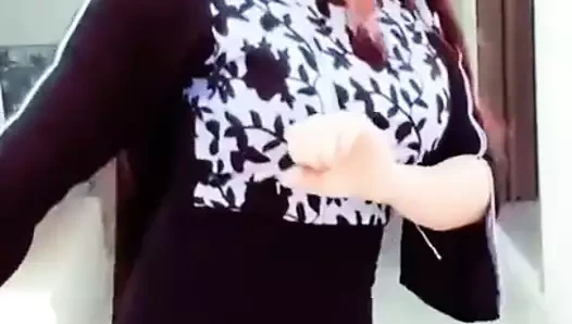 Onun sıkı vücut-desi fahişeleri sosyal medya benzeri