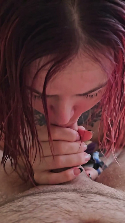 Sevimli minyon beyaz kız Jamaika'da yarak emiyor! | Klip 1