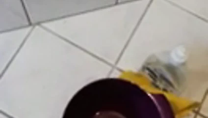 Köle, banyomu temizle!