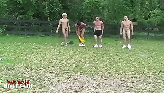 Badboysbootcamp zack daniels ve lance uzun doğrama odunu sonra birbirlerinin lezzetli yaraklarının tadına bakıyor