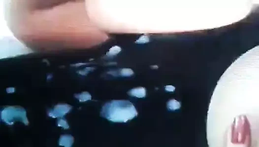 Gummi bayan lastikte seviyor