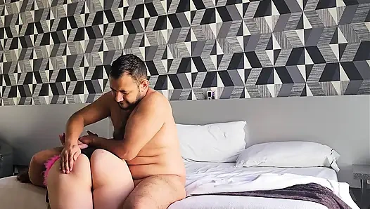 Sürtük götten sert sikildikten sonra ağzına büyük bir boşalma alıyor