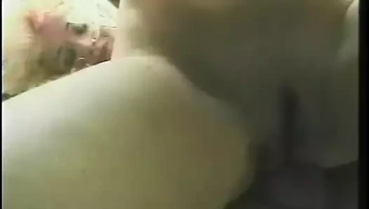 Randy fahişe hoşlanır Başlarken kedi becerdin tarafından tranny ve krem