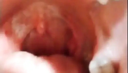 Ağız turu ile kırmızı ruj