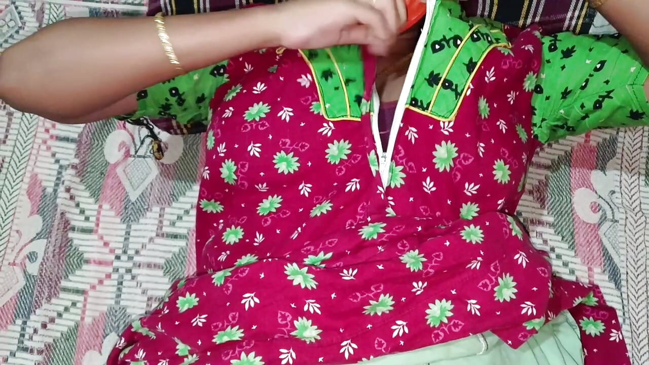 Tamil sesli evli kadın ve kocası çok sıkı amcıklı ateşli Hintli desi kız ücretsiz video