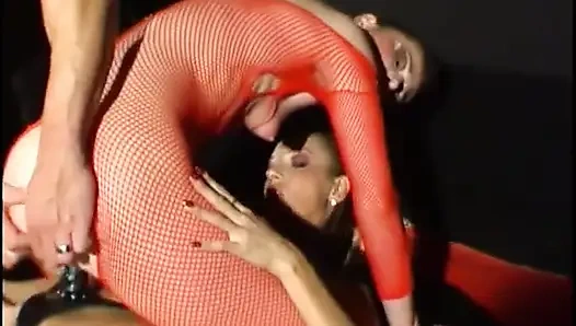 Kırmızı File Bebek Vahşi BDSM Üçlü Grup Sekste Bağlı Yarağa Hükmediyor