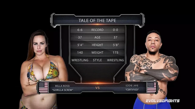 Секс-борьба, пока Bella Rossi бьет Eddie Jaye, затем скачет на его большом черном члене