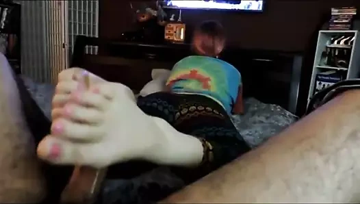 Sevimli asosyal kız içinde gözlük footjob 28