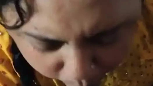 Sevimli yenge emme çük