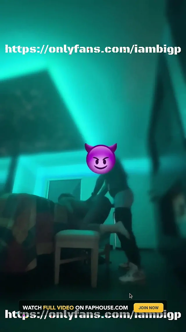 Sikilmeden Önce Twerk Yapmayı Seviyor