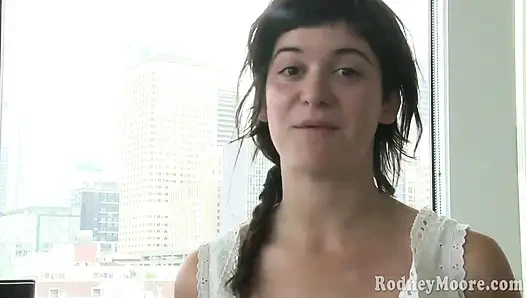 Kıllı meme uçlu amatör kıllı kız