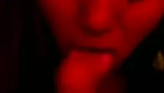 Bir sabah uyandım ve kız kardeşlerim benim horozumu yediler...