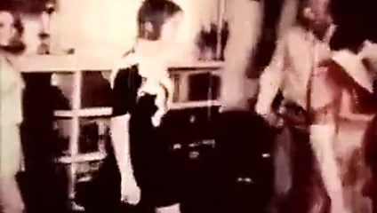 John holmes ile vahşi bir seks partisi (1973)