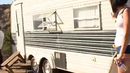 evde yalnız karısı