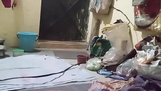 Köyün üvey kızlarının götü ve penisim sabah erken saatlerde üvey kızlarının götünü gördükten sonra penisim dikleşti.