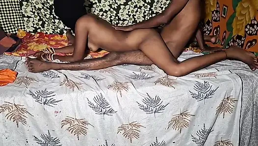 Hintli evli kadın hintli kadınları sert sikiyor en iyi pozisyon seks videosu