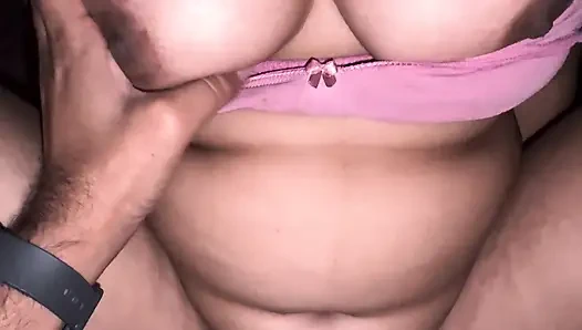 Ateşli Hintli kadın eski erkek arkadaşıyla seks yapıyor