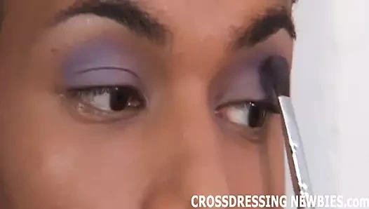 Ben sadece kadın kıyafetleriyle süslenmeyi seviyorum