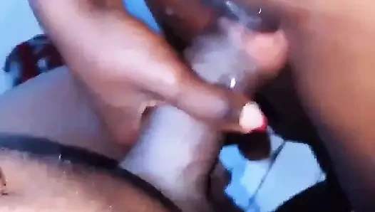 Sexyrita banyo yapan yaraklı orta yaşlı seksi kadın büyük zenci yarağı domaltarak mastürbasyon yapıyor
