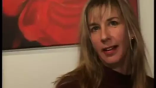 Alman milf oyun katiyen yapay penis