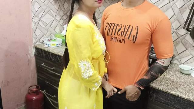 Первый раз, джиджа Sali Ki в романтическом секс-видео жены Mera Ка Бахан Ке Сан первый раз в моей комнате трахнули в индийской красивой женщине 2