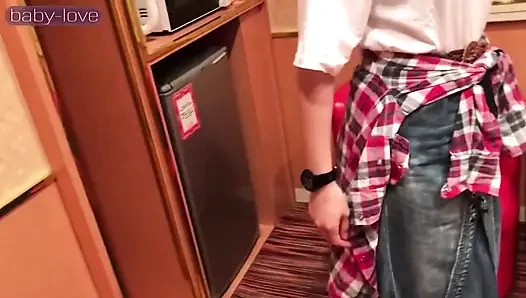 Eski bir pist yıldızıyla özel çekim, seksi ince atletik güzellikle otel buluşması