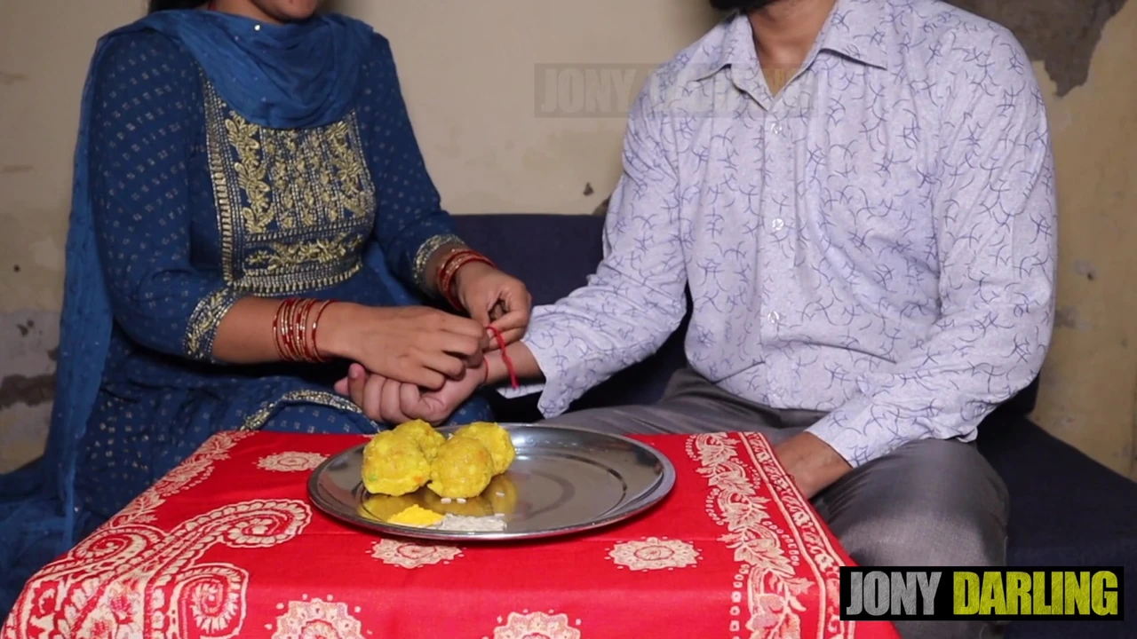 रक्षा बंधन - भुआ की लड़की को सबसे अच्छा उपहार दीया