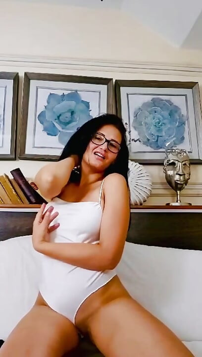HellenDesire videosu