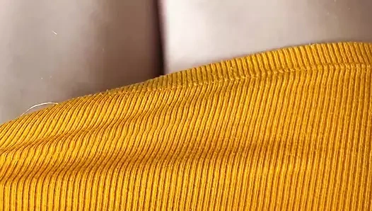 Yapıştırıcı sopayla sikişiyor, yukarıdan görünüm