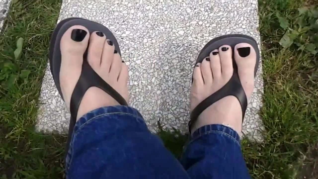 flip flops walk