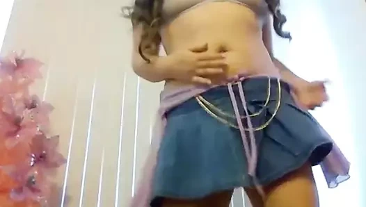 Göbek dansı erotik soyunma göbek kısa mini etek Asyalı dansçı