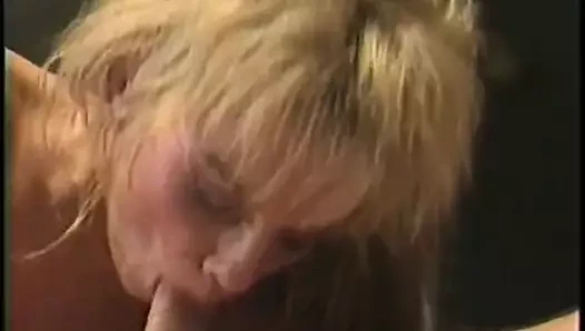 seksi kırmızı tırnaklar sarışın