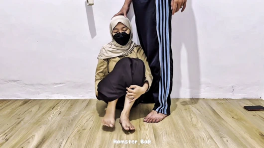 Hijab Girl Dates Gym Teacher In Class After Scouting