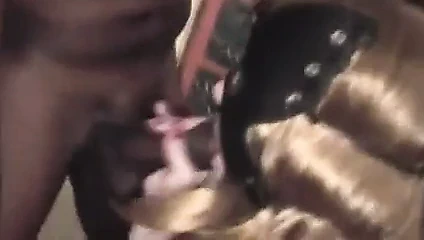 koca filmler süre maskeli karısı gönderir için bbc